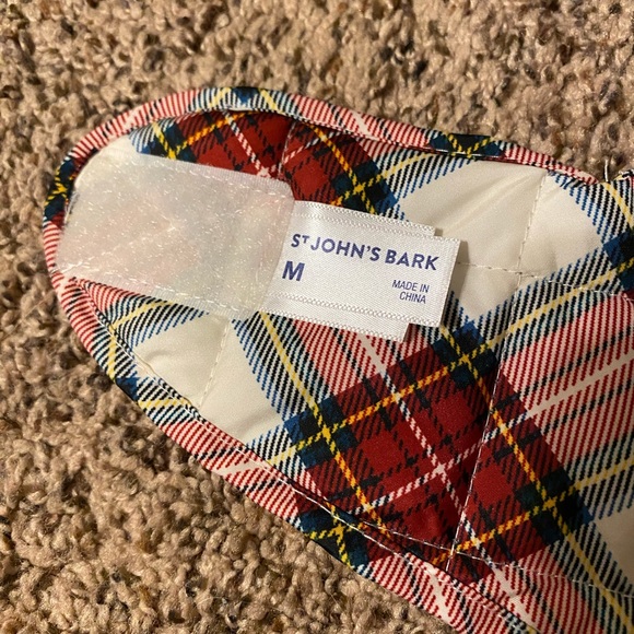 NWOT (never used) Medium size Dog winter plaid design puffy style jacket/vest - Picture 9 of 11